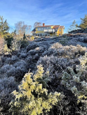 Lovely, bright apartment overlooking nature, Fiskebäckskil